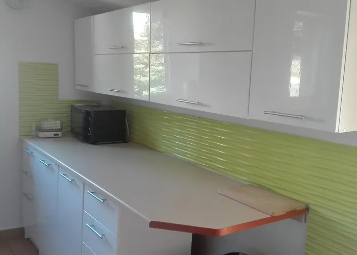 Willa Mona Bed & Breakfast *